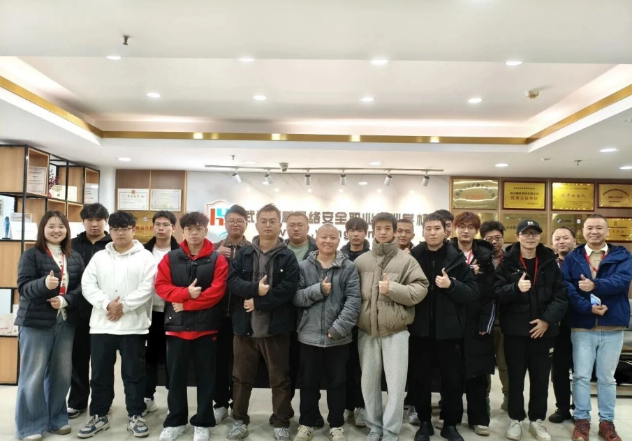 ScreenShot_2025-12-08_182913_406